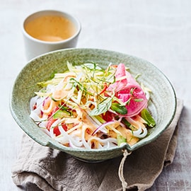 Thaise rijstnoedel salade